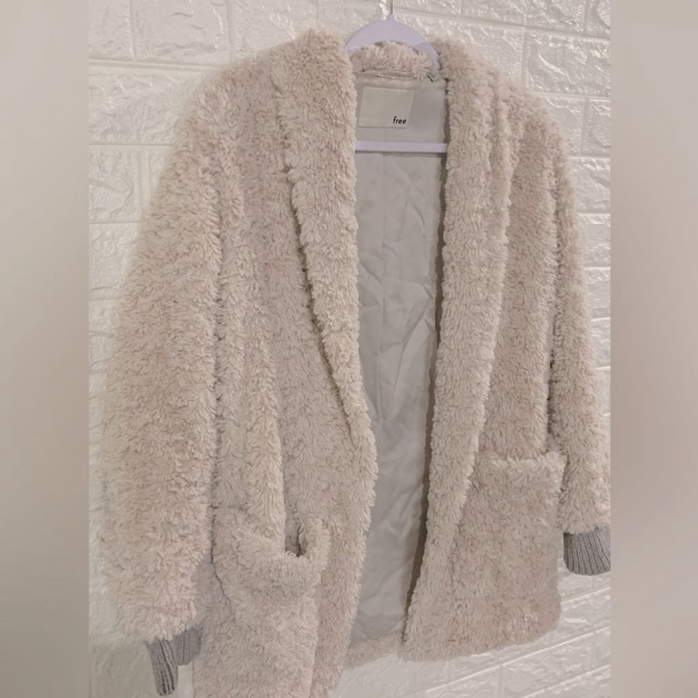 WILFRED FREE ARITZIA GORGEOUS FUZZY JACKET | LINED BLAZER | SUPER SOFT SHERPA CO - Picture 5 of 6